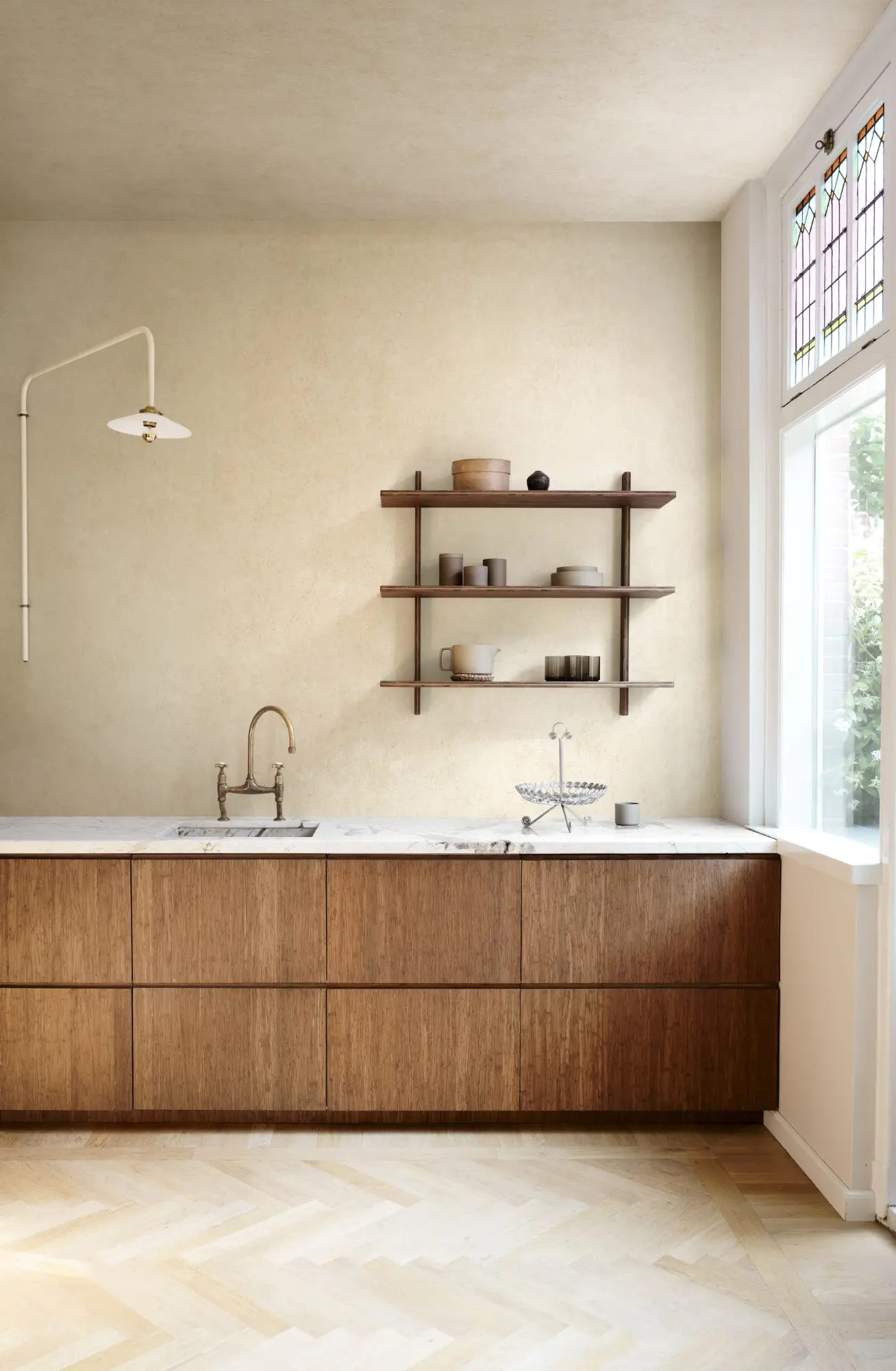 EssentialsKaolin_CalcaireStucco_30305_Roomshot_Print_HR
