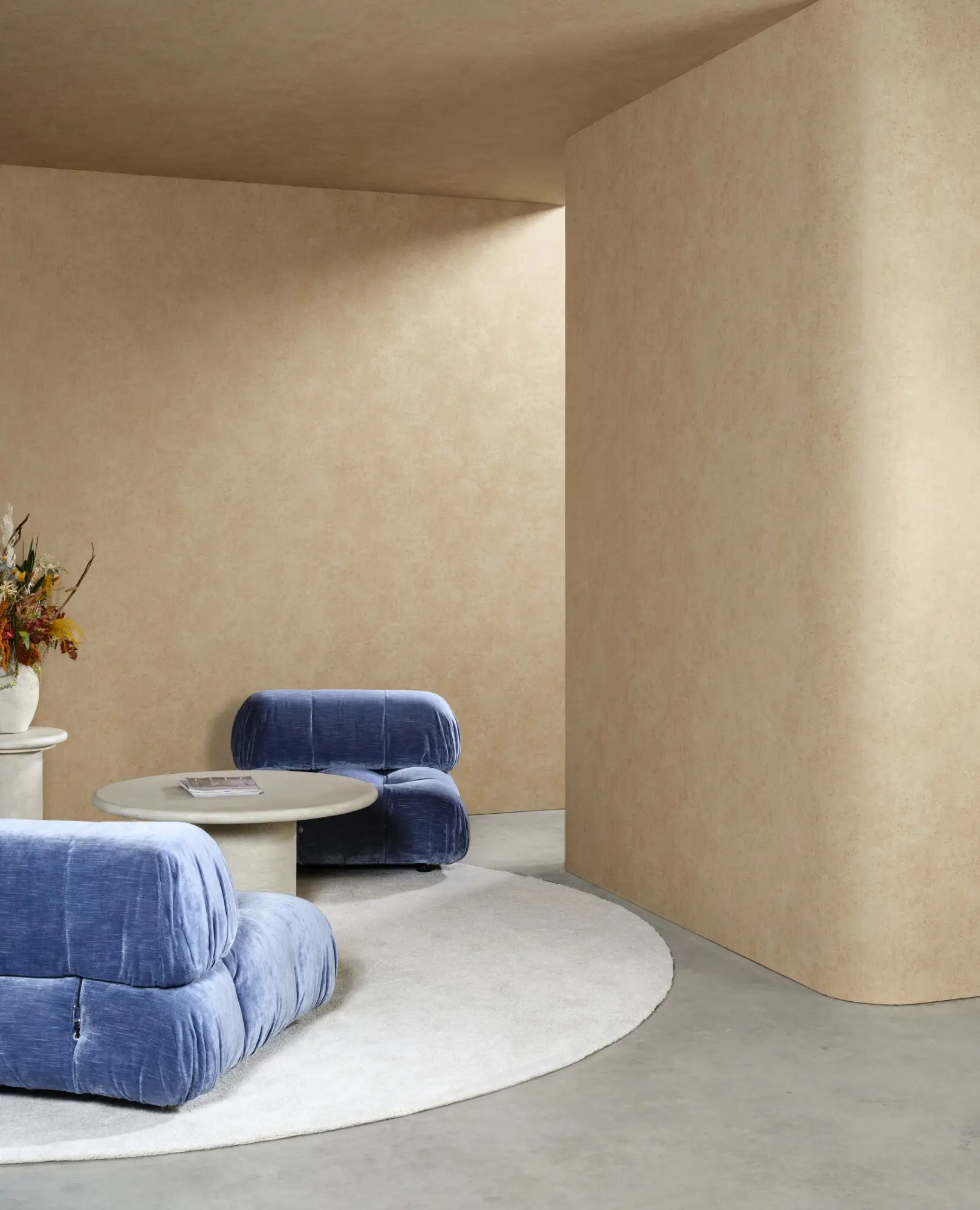 EssentialsKaolin_CalcaireStucco_30307_Roomshot_Print_HR