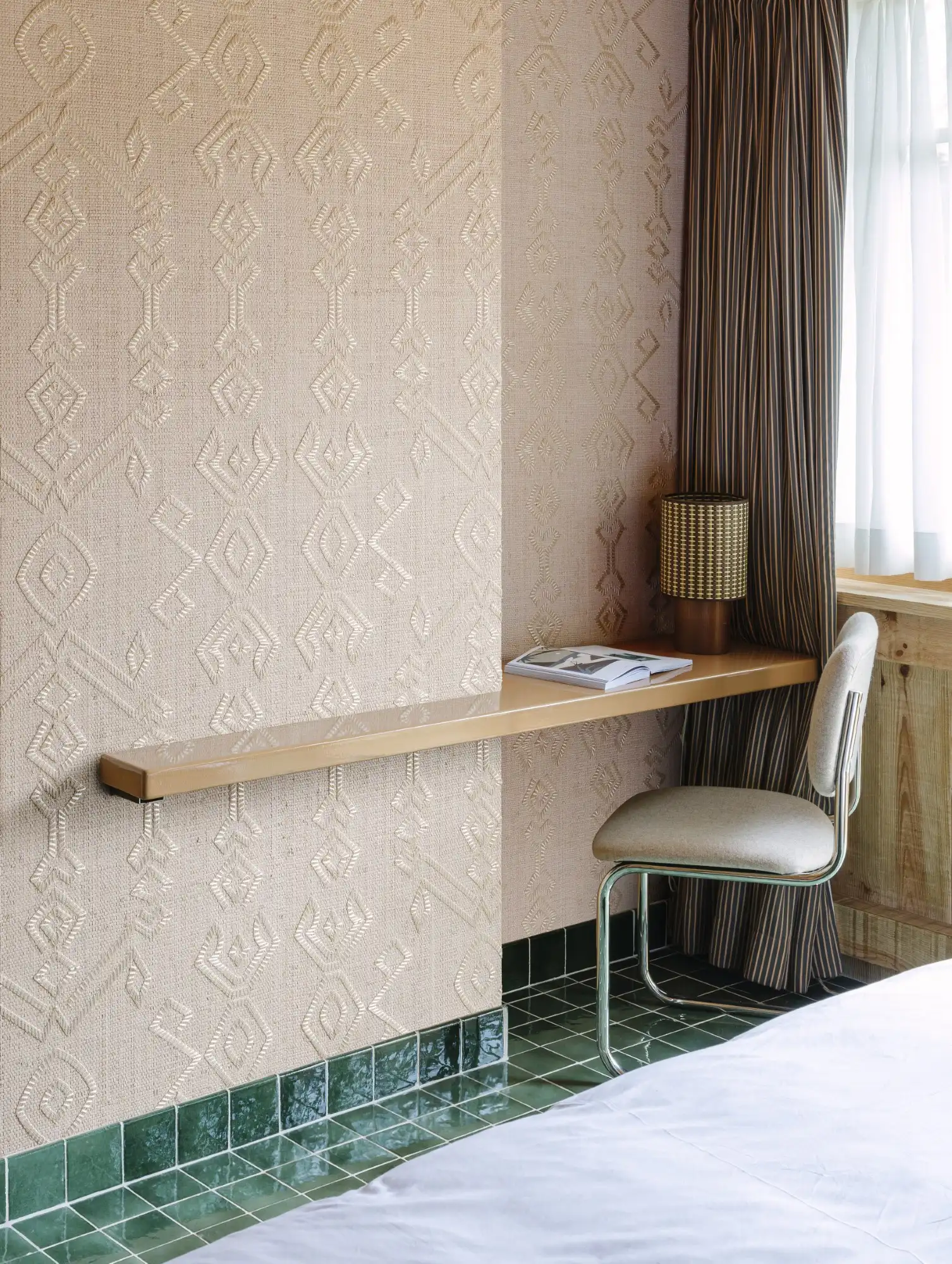 Icarus_Indomito_15700_Roomshot_Print_HR
