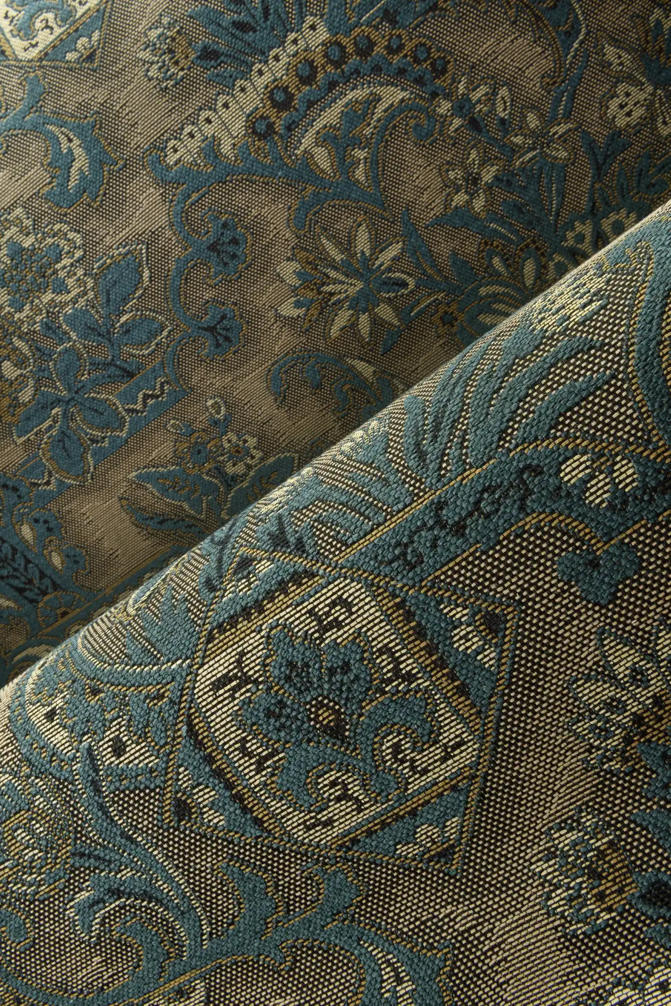 LesTapisseries_Brocade_97842_2_Mood_Print_HR