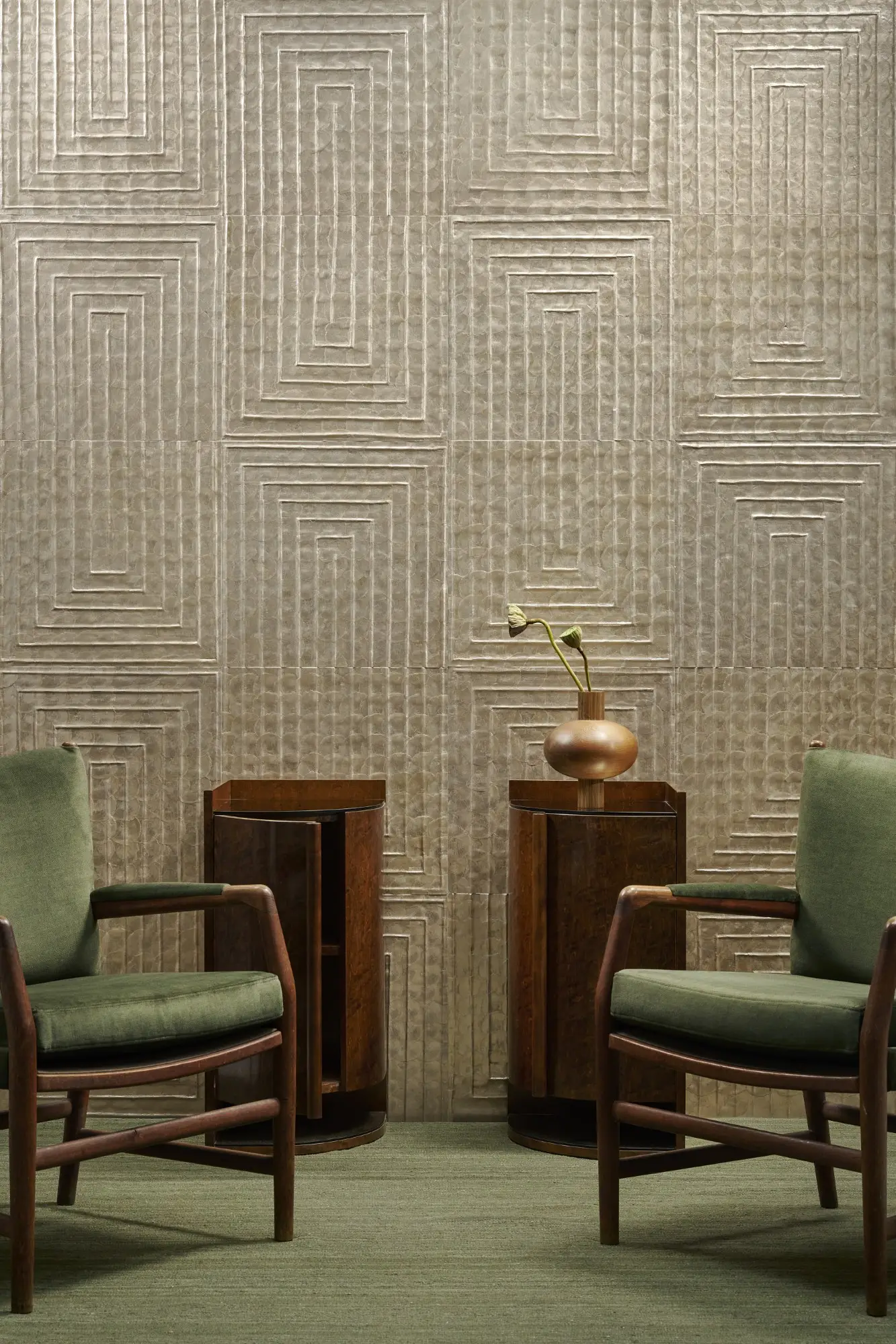 Luster_Cornice_70332_Roomshot_Print_HR