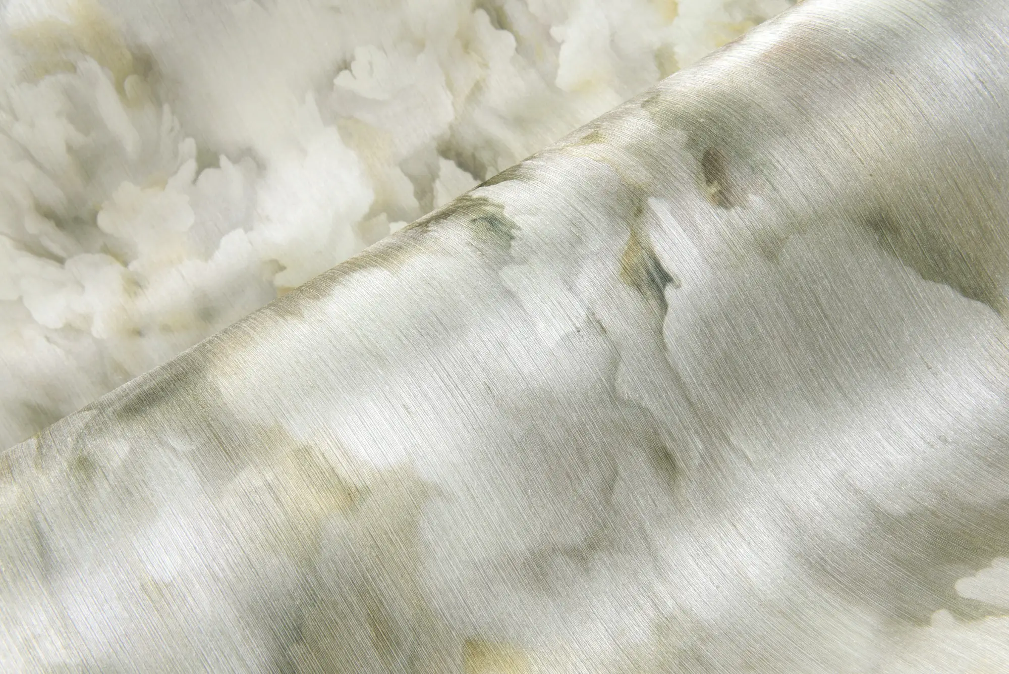 MoooiWallcoveringGreenHouse_SilkBombis_MO5012_Mood_Print_HR